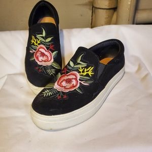 Women's "BRASH" Slip on Shoes- Size 6- Black